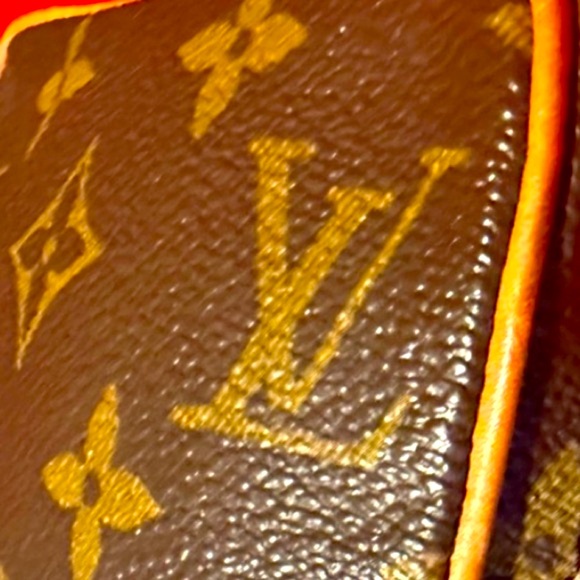 WOW POSHMARK FESTIVAL & CONCERT READY Authentic Louis Vuitton Danube Crossbody - Picture 1 of 16